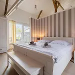 Klueterkammer, Auf Gutshof Mit Kamin Langballig