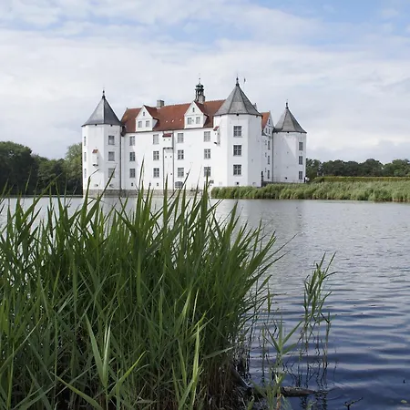 Klueterkammer, Auf Gutshof Mit Kamin Langballig