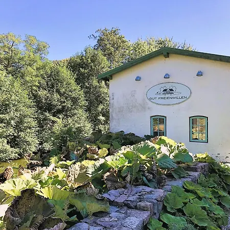Klueterkammer, Auf Gutshof Mit Kamin Semesterbostad