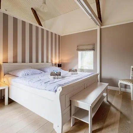 Klueterkammer, Auf Gutshof Mit Kamin *